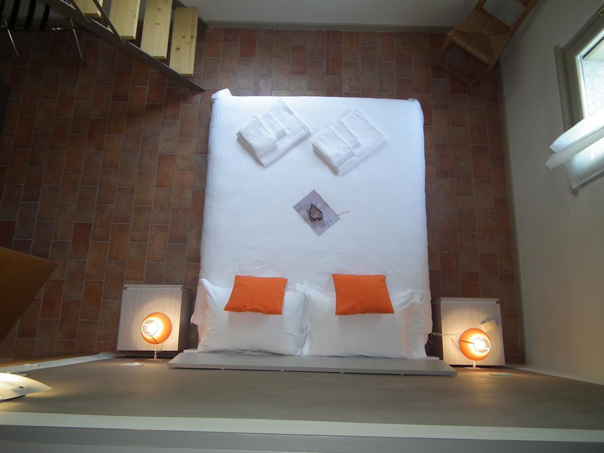 L'Isolo B&B E Case Vacanza มอนซามบาโน ภายนอก รูปภาพ